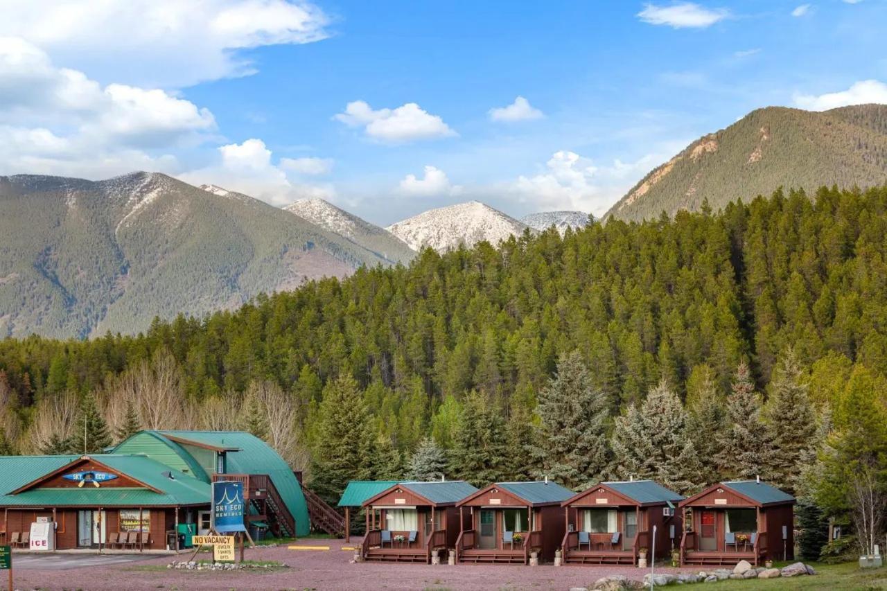 Sky Eco - Glacier General Store And Cabins Coram Zewnętrze zdjęcie
